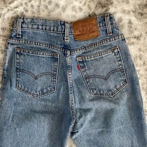 Levis women size 9 Vintage Jeans.